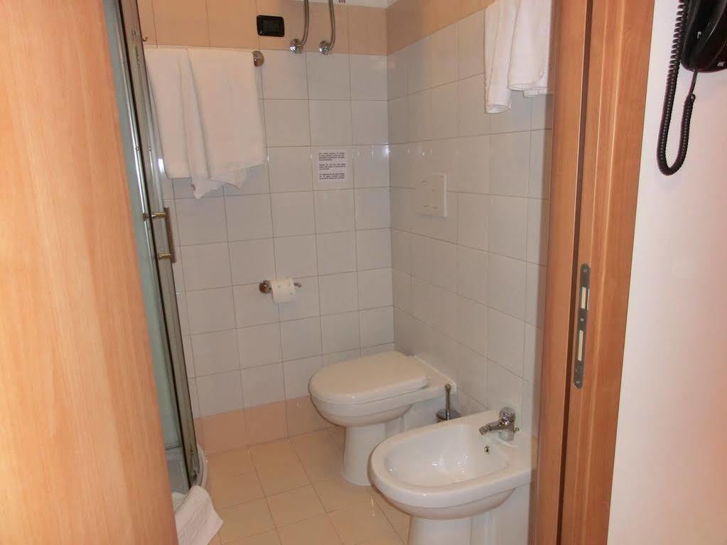 Reale House Rooms Rzym Zewnętrze zdjęcie