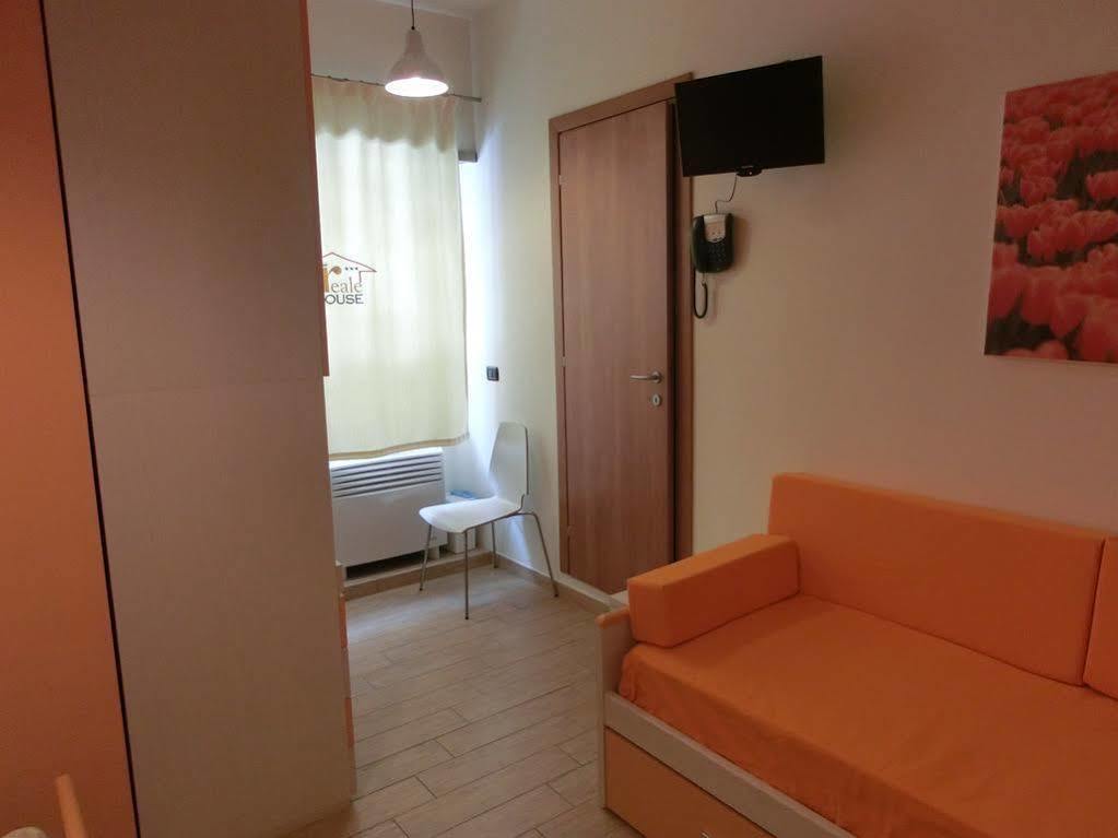 Reale House Rooms Rzym Zewnętrze zdjęcie